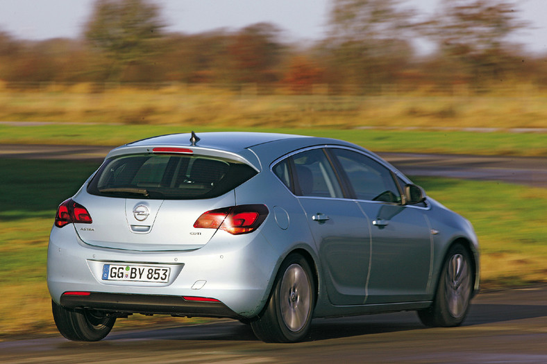 Opel Astra 1.7 CDTI Cosmo - Czy naprawdę jest wielka?