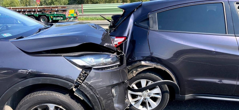 Obywatel Rumunii cofał na autostradzie, uszkodził inne auto i... z zębami rzucił się na ludzi