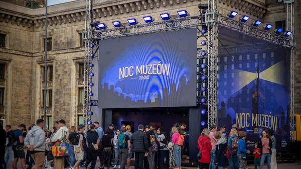 W nocy z 18 na 19 maja otwartych będzie aż 312 placówek, z czego 48 po raz pierwszy. Wśród nich znajdą się m.in. Teatr Ateneum im. Stefana Jaracza, Galeria Art Rytel, PGE Narodowy i Główna Księgarnia Naukowa im. Bolesława Prusa.
