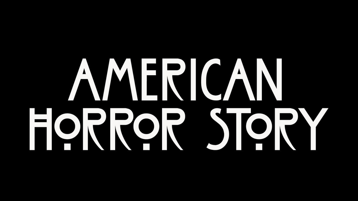 Jakiś czas temu pojawiły się pierwsze, oficjalne informacje dotyczące fabuły czwartej serii "American Horror Story". Teraz dowiadujemy się, jaki będzie tytuł. Kolejny sezon popularnego serialu nosi tytuł "American Horror Story: Freak Show".