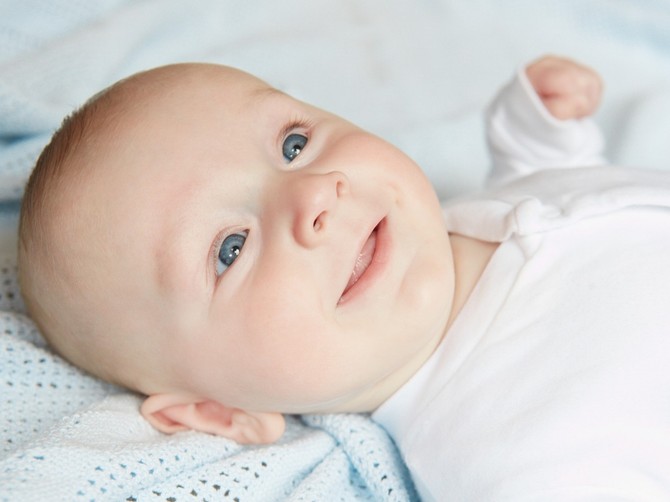 Slika bebe koju doji koza dok majka sedi pored zgadila je ljudima život