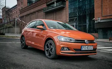 VOLKSWAGEN Polo