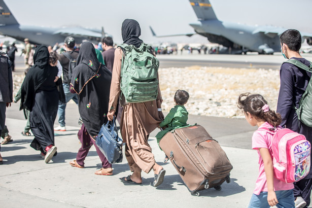 Ewakuacja na lotnisku w Kabulu