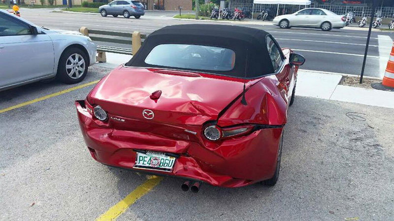 Mazda MX-5 Miata rozbita w USA