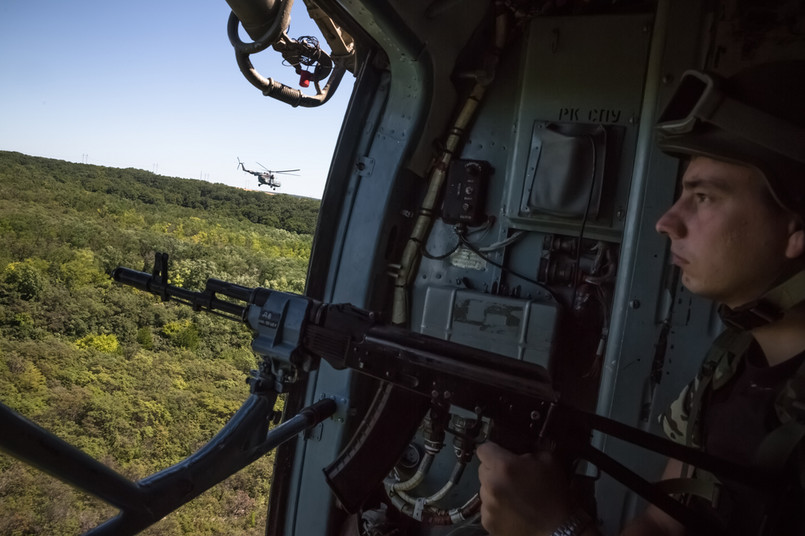 Helikopter ukraiński na patrolu w obwodzie donieckim