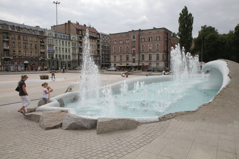 Plac Dąbrowskiego do przebudowy. W planach więcej zieleni. Czy pomysł spodoba się mieszkańcom miasta Łodzi?