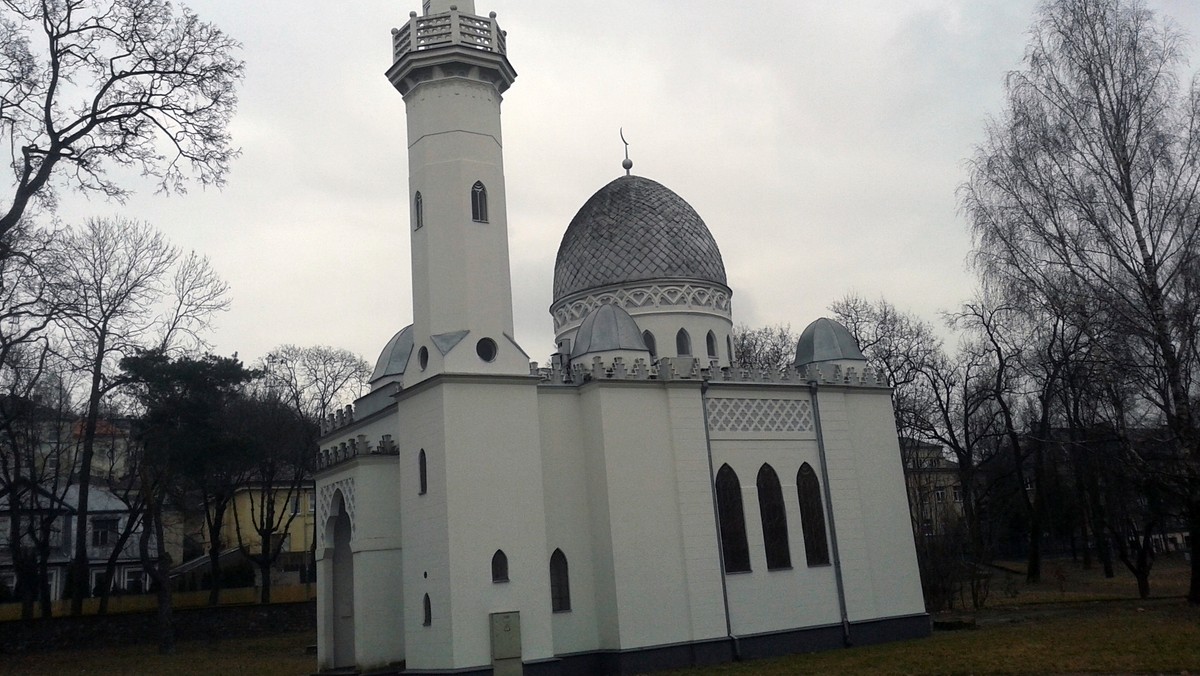 Tatarskie tradycje związane ze ślubem - te dawniejsze i współczesne - chce zebrać w jednym albumie Muzułmański Związek Religijny. Poszukuje zdjęć do tego projektu.