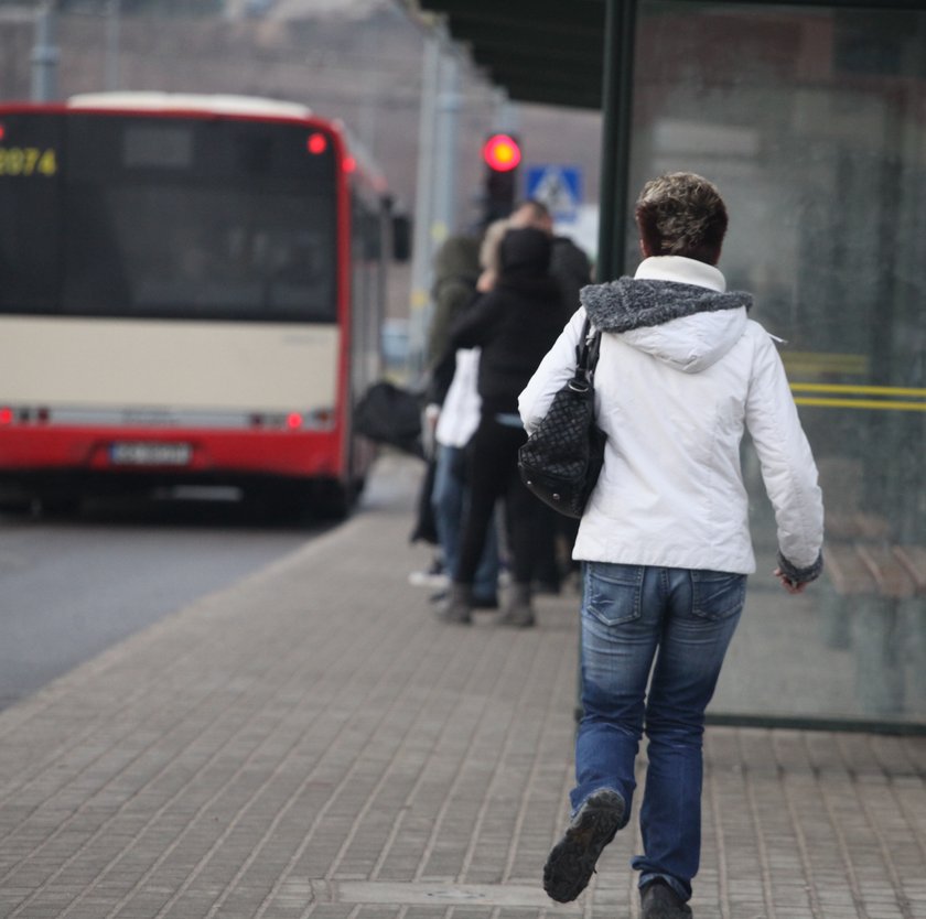 Autobus uciekł pasażerce