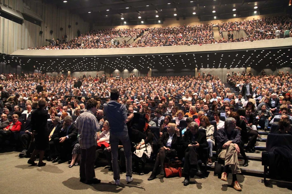 Publika je tapšala u ritmu