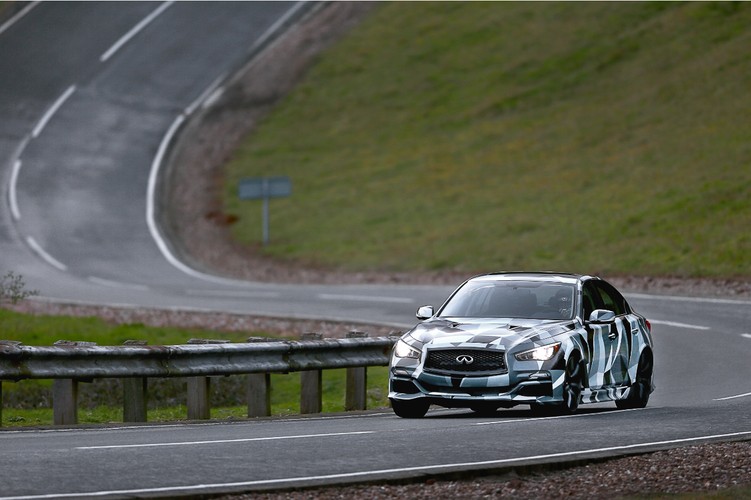 Infiniti Q50 Eau Rouge w trakcie testów