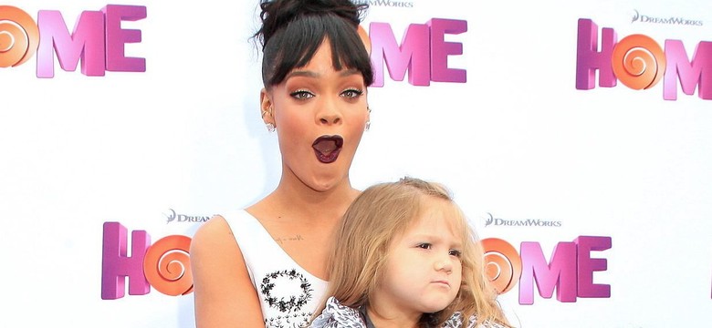 Rihanna i Jennifer Lopez z dzieciakami na kosmicznej premierze [ZDJĘCIA]