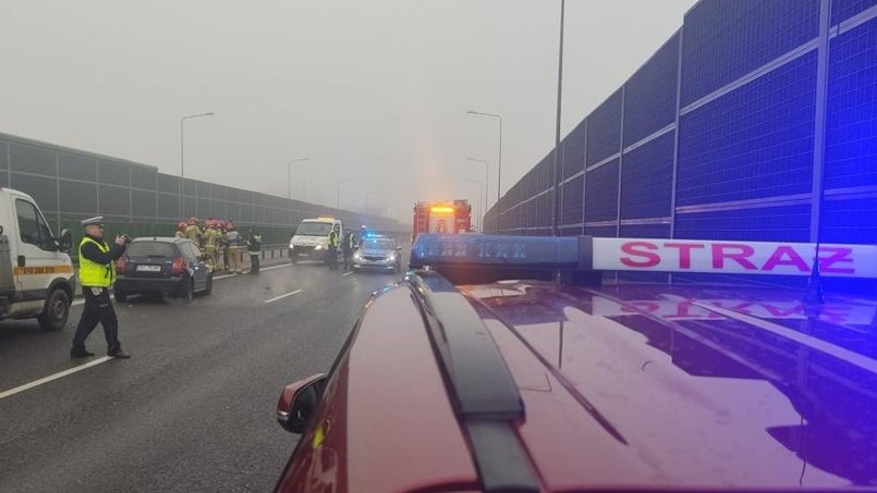 Karambol na drodze ekspresowej S74 Cedzyna - Kielce