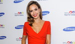 Stylizacja dnia: Jessica Alba w czerwieni