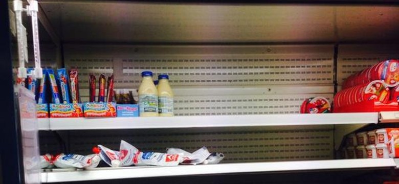 Skutki kremlowskiego embargo? W rosyjskich sklepach straszą puste półki. ZDJĘCIA