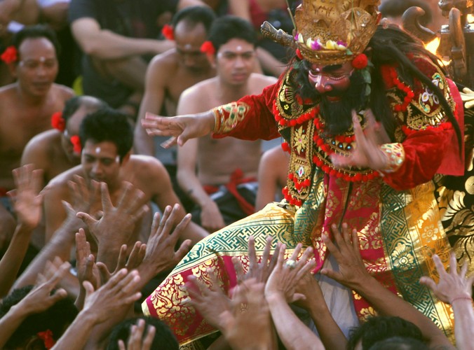 Taniec Kecak w świątyni Uluwatu