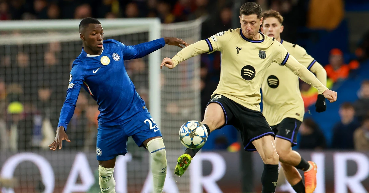 Liga Mistrzów. Klęska Barcelony, Lewandowski cierpiał na boisku, Szczęsny na ławce rezerwowych