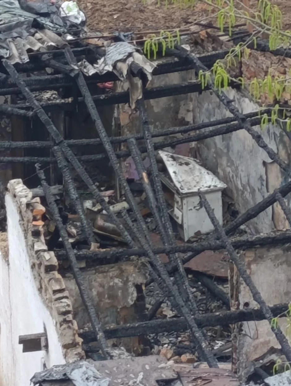 Unutrašnjost kuće izgorele u požaru