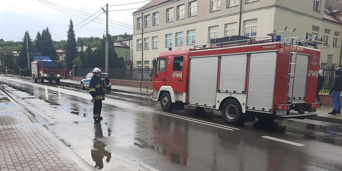 Nie żyje dziewczynka, która wypadła z okna w Dwikozach.