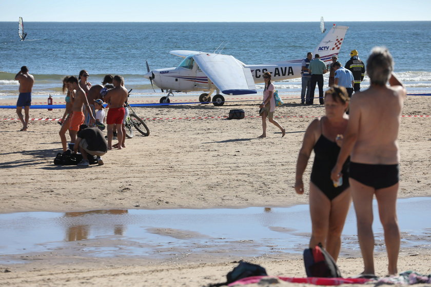 Awaryjne lądowanie na plaży. Samolot zabił dwie osoby