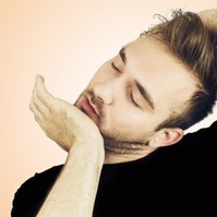 Nyakropogtatás - az orvosok elárulják, veszélyes vagy sem