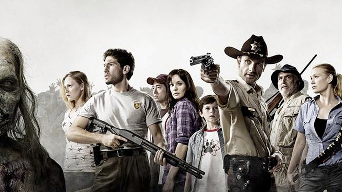 Amerykańska stacja telewizyjna AMC planuje wyświetlić dwie pierwsze serie odcinków serialu "The Walking Dead" w czerni i bieli.