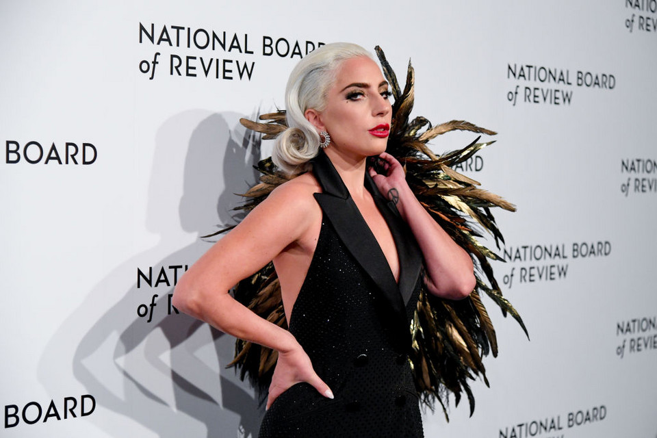 Lady Gaga na gali National Board Of Review. Wyglądała zjawiskowo!
