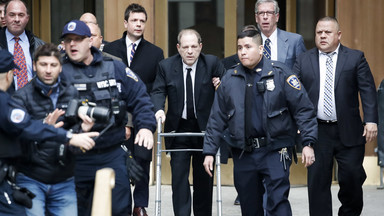 USA: producent filmowy Harvey Weinstein przed nowojorskim sądem