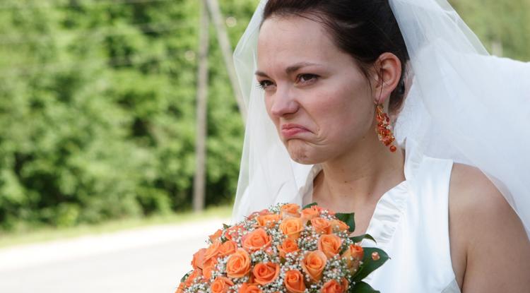 Az akadékoskodó anyuka mérges menyasszonyt szül