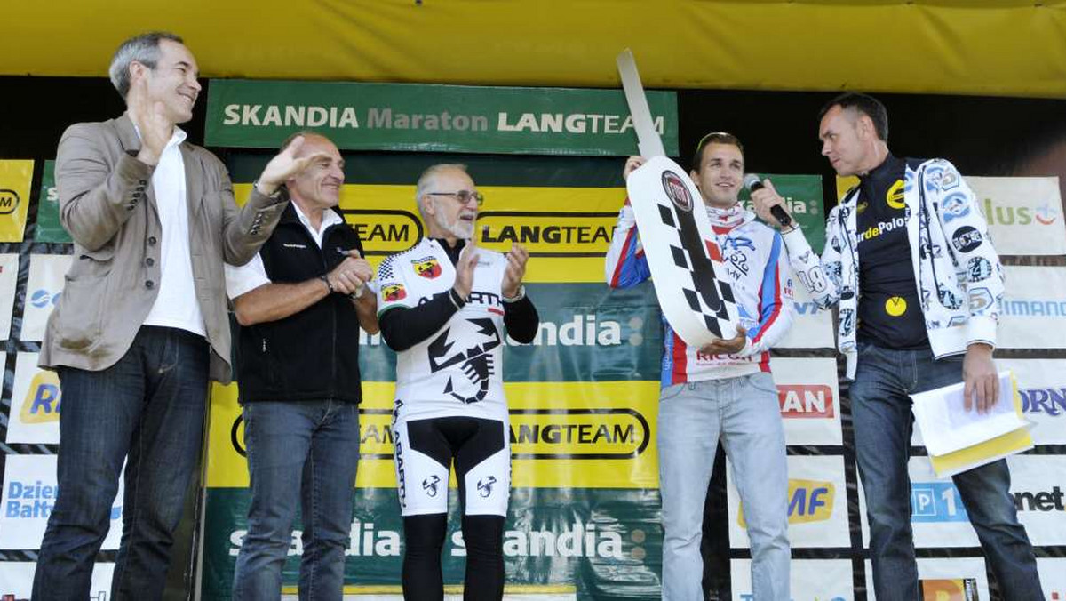 Maciej Samborski to jeden z najszczęśliwszych ubiegłorocznych maratończyków Skandia Maraton Lang Team. Mieszkaniec Białegostoku nie tylko notował świetne wyniki na rowerze, ale również wymyślił najlepsze hasło konkursowe, za które otrzymał w Kwidzynie główną nagrodą - Fiata Punto.