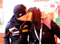 Auto Małysza wpadło do dziury. "Wystawała nam tylko d..."