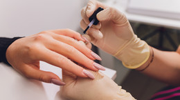 Wpływ manicure hybrydowego na zdrowie