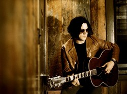 Jack White pokazuje swoją ciemną i jasną stronę