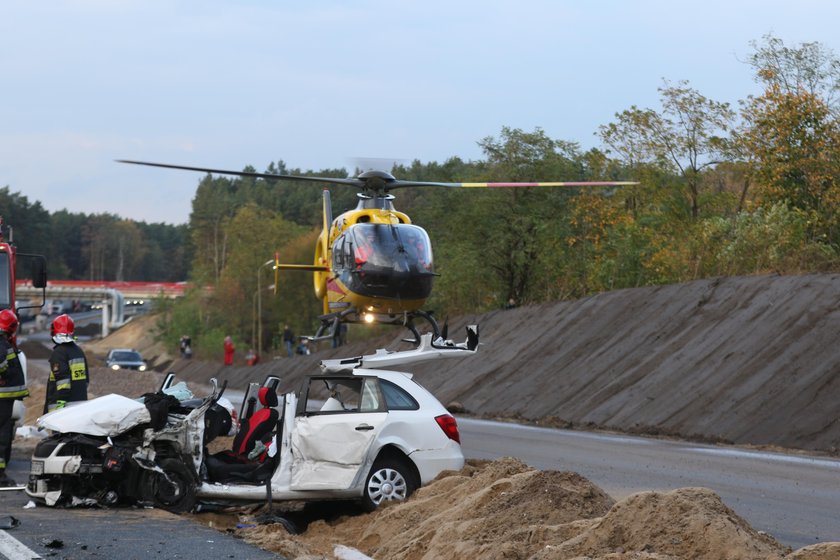 Tragedia na S3. Audi staranowało skodę. Jedna osoba nie żyje