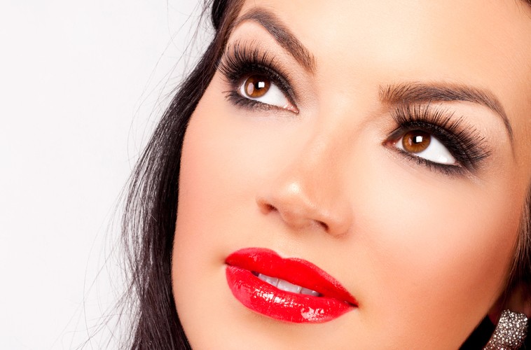 6. Zbyt mocno podkreślone brwi