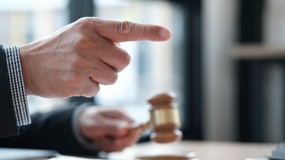 Były asesor komorniczy zatrzymany na Karaibach. Okradał wierzycieli. Są poważne obawy co do działania całego systemu