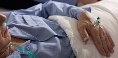 73-latek dzwonił pod numer alarmowy ze szpitalnego łóżka, bo nie mógł doprosić się pomocy