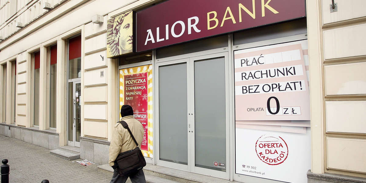 Alior Bank planuje restrukturyzację. W jej ramach pracę w banku może stracić nawet 2,6 tys. osób.