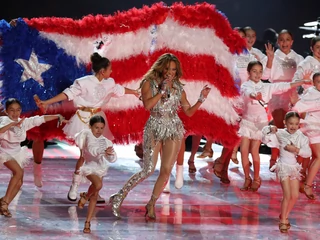 Występ Jennifer Lopez w przerwie finału Super Bowl. Hard Rock Stadium w Miami Gardens, 2 lutego 2020 r.
