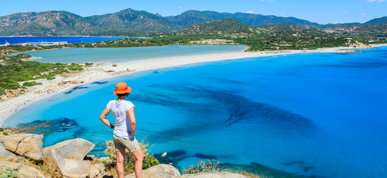 Sardynia apeluje do turystów, by nie kradli piasku i muszelek