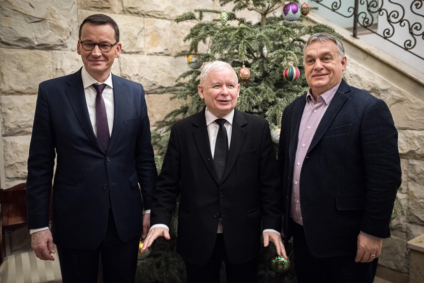 Mateusz Morawiecki, Jarosław Kaczyński i Victor Orban