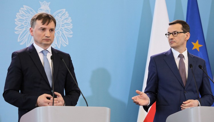 Morawiecki i Ziobro pokłócili się, kto bardziej zaszkodził PiS". Tusk komentuje