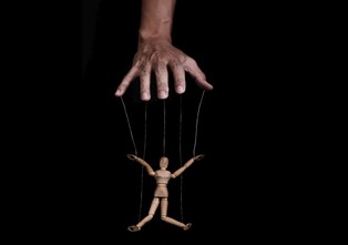 Historia Joanny-Andrzeja. Były policjant już od 11 lat zwodzi ludzi