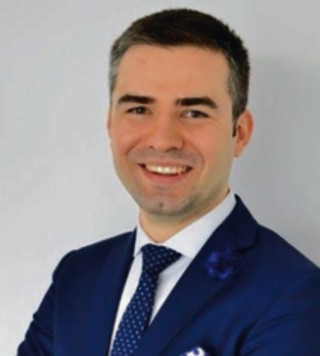 Skostniałe zasady szkodzą też klientom