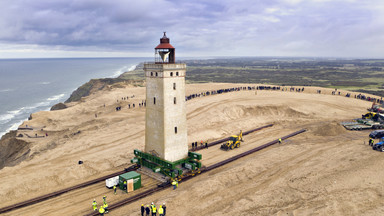 Dania: 120-letnia latarnia morska została przesunięta o niemal 80 metrów