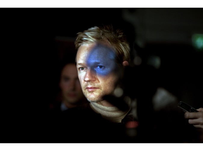 Zdjęcie Seamusa Murphy z agencji VII Photo Agency zajęło drugie miejsce w kategorii 'ludzie w zdarzeniach'. Przedstawia Juliana Assange'a, współzałożyciela demaskatorskiego portalu WikiLeaks