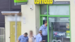 Unokának adta ki magát a rendőrnő, így verte át a lerészegedett tolvajt – videók 