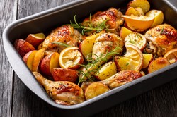 Pyszny obiad na niedzielę. Podajemy przepis, Ty gotujesz. Kurczak z rozmarynem