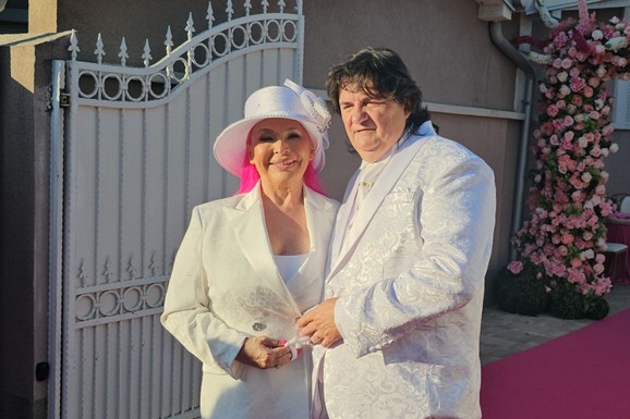 KEMIŠ PRVI PUT O STANJU ZORICE BRUNCLIK NAKON OPERACIJE Otkrio kako se pevačica oseća, obratio joj se u programu uživo: "Volimo te"