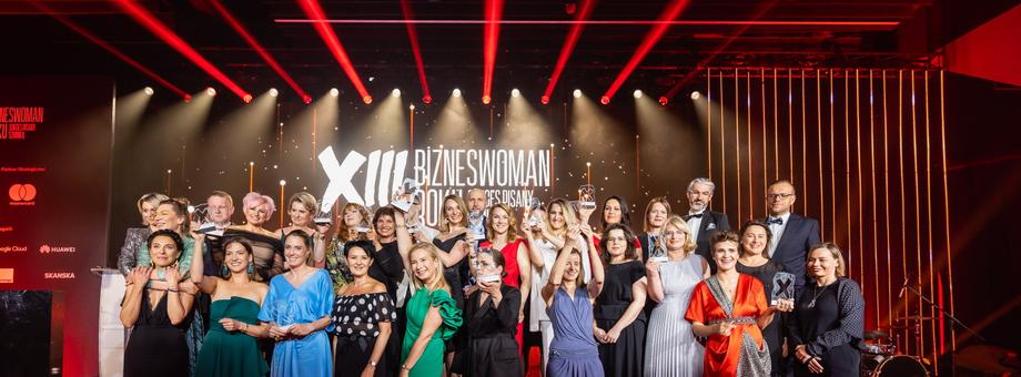 Gala finałowa XIII edycji konkursu Bizneswoman Roku odbyła się 13 maja 2022 r. w warszawskim Koneserze. Na zdjęciu laureatki i laureaci