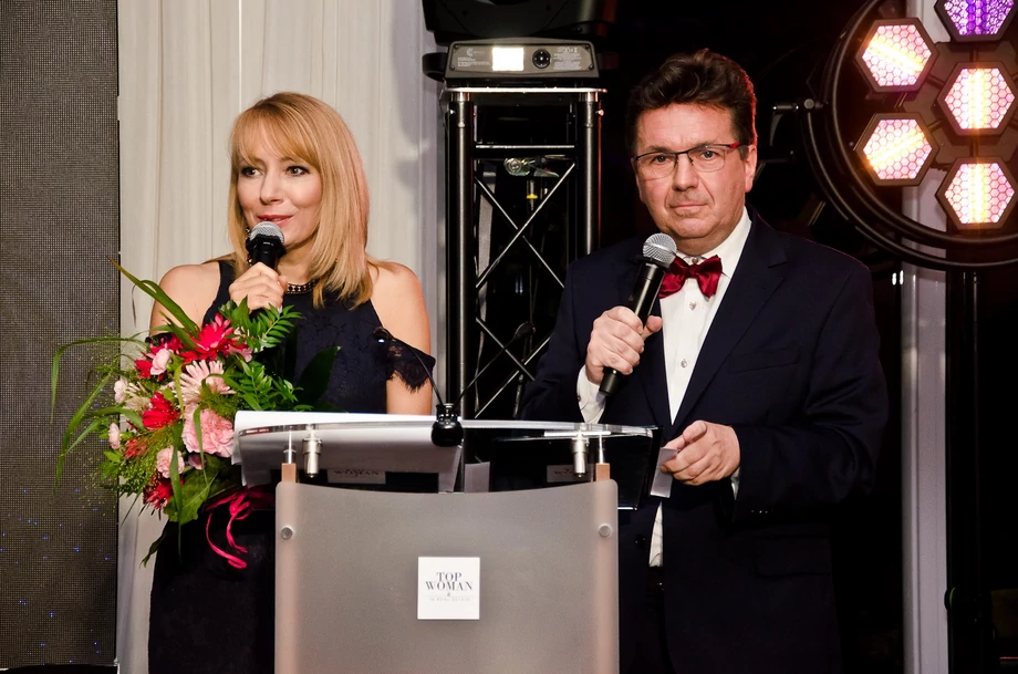 Prowadzący Galę Krystyna Swojak, Managing Director konkursu Top Woman in Real Estate, i Wojciech Szeląg prezenter Polsatu